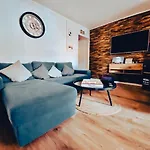 L'evidence, Calme Au Rdc Avec Parking Apartment