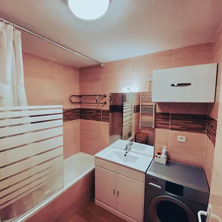 L'evidence, Calme Au Rdc Avec Parking *